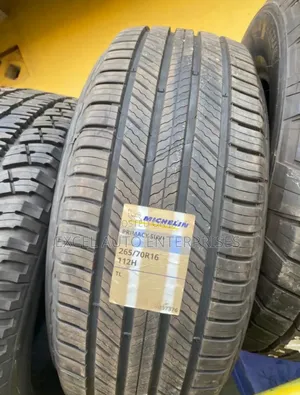 Brand New Michelin Tyre 265-70-16