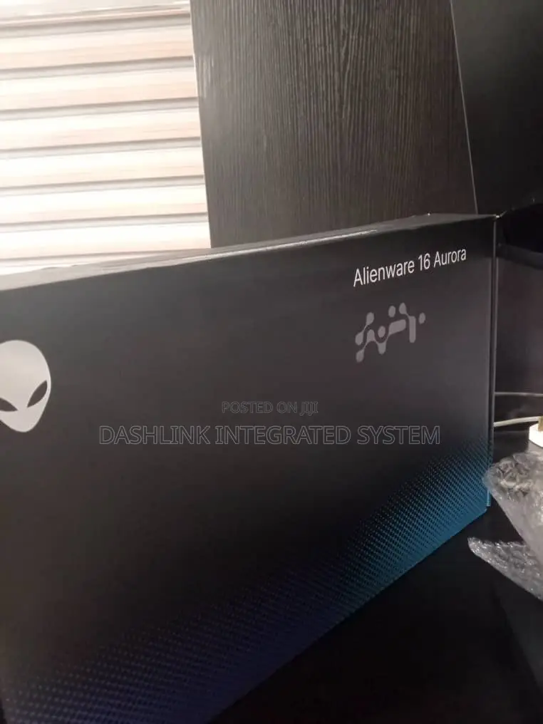 New Laptop Dell Alienware 16X Aurora 16GB Intel Core 7 SSD 1T