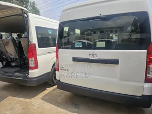 Toyota HiAce 2021 White