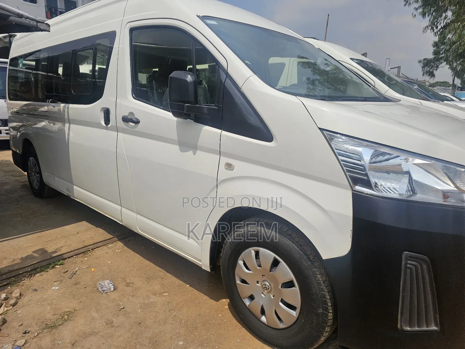 Toyota HiAce 2021 White