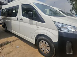 Toyota HiAce 2021 White