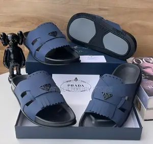 Prada Quality Luxury Men Men Slip-On