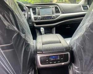 Toyota Highlander XLE 4dr SUV (3.5L 6cyl 6A) 2015 Black