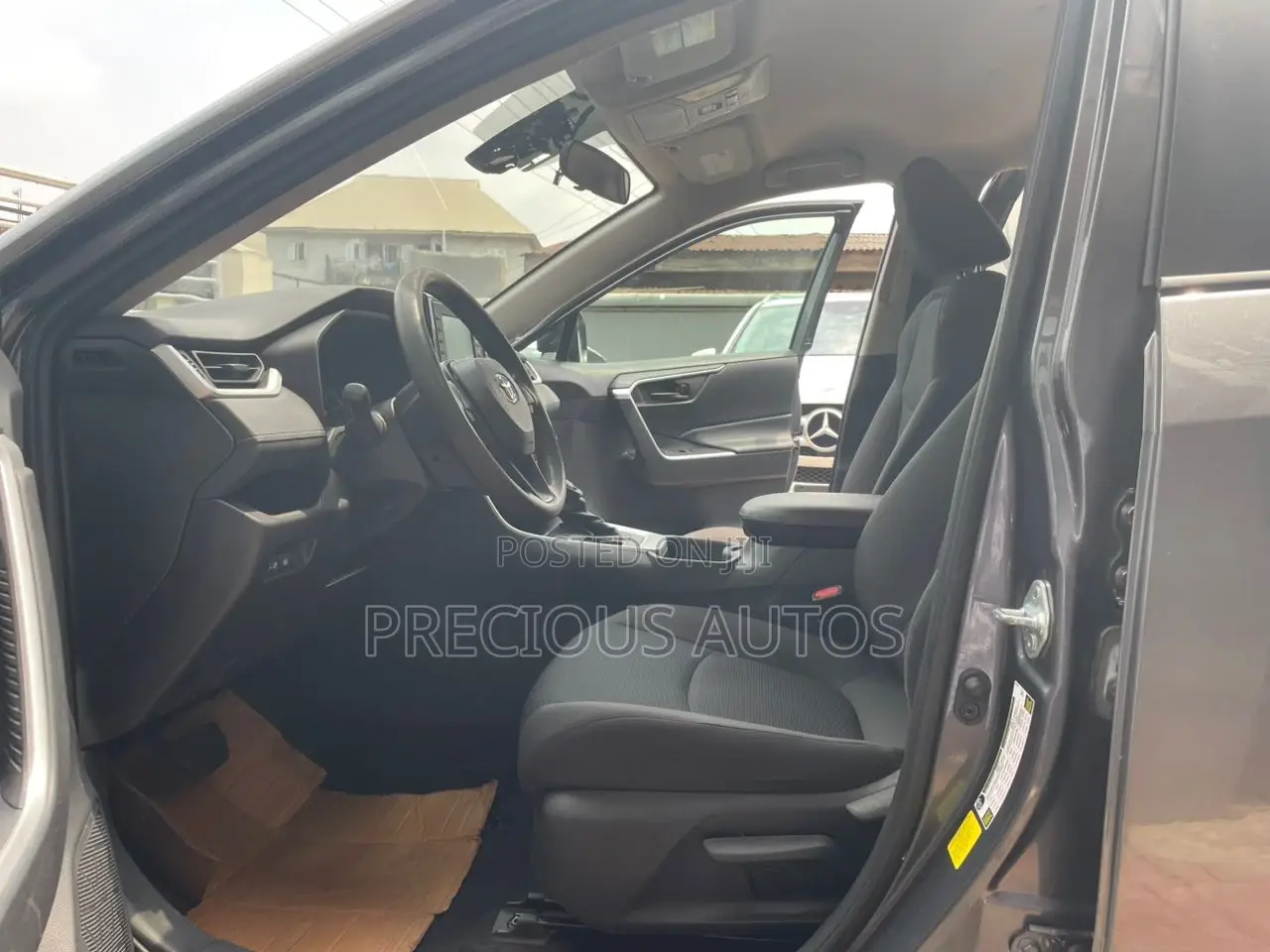 Toyota RAV4 2022 Gray