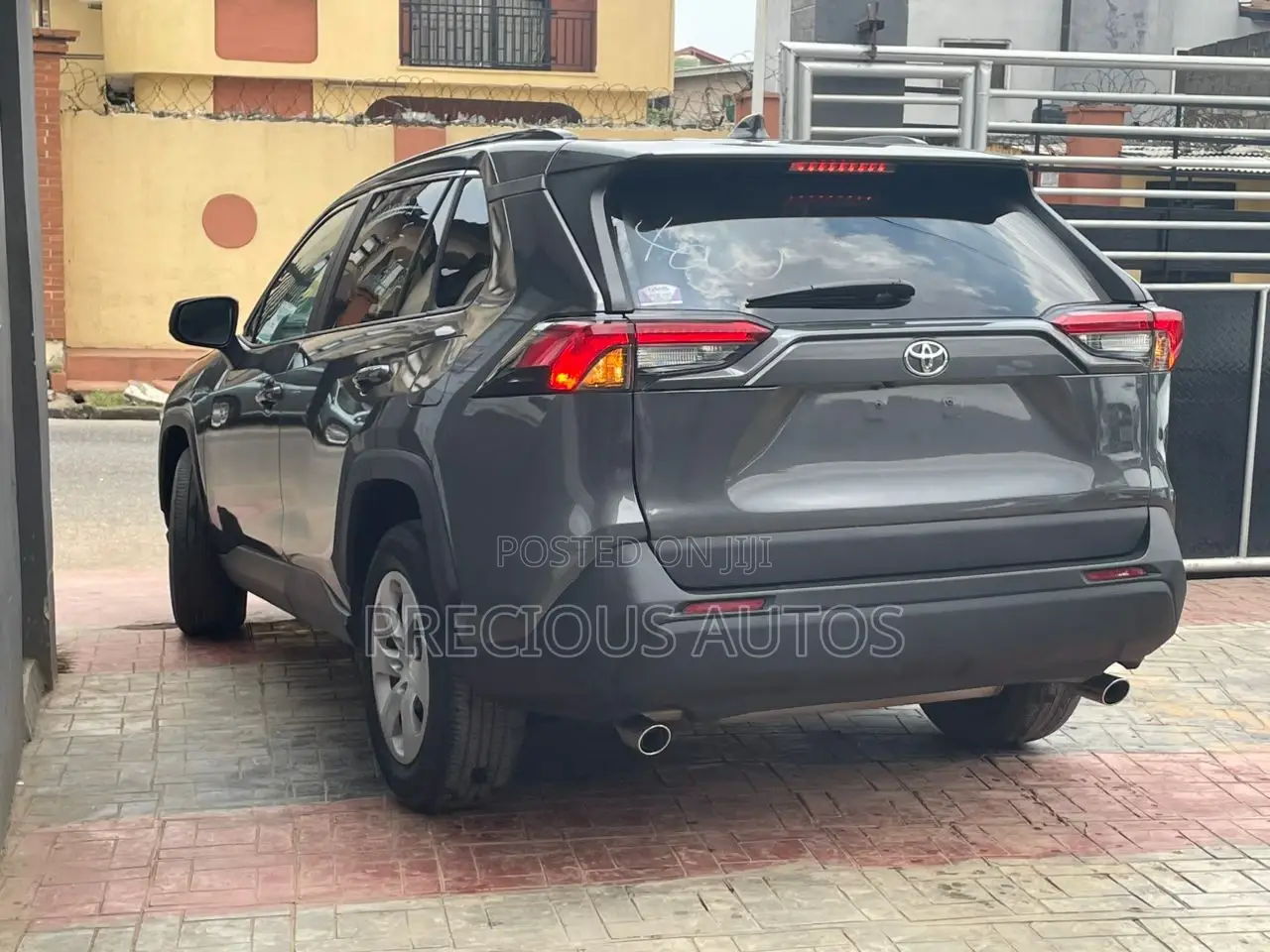 Toyota RAV4 2022 Gray
