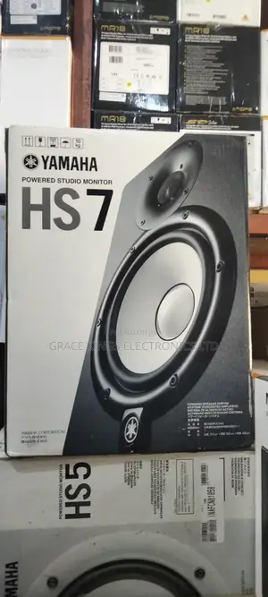 Yamaha Hs-7