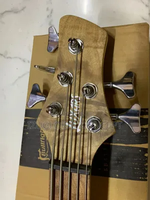 Luxars Active 5 Strings Bass Guitar