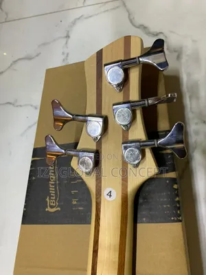 Luxars Active 5 Strings Bass Guitar