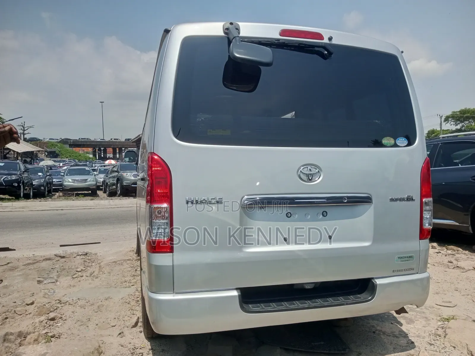 Toyota HiAce 2017 White