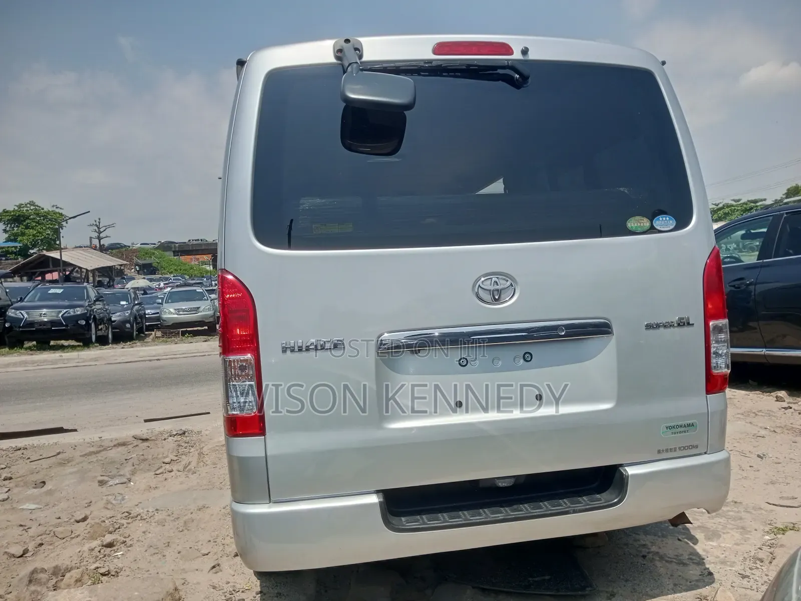 Toyota HiAce 2017 White
