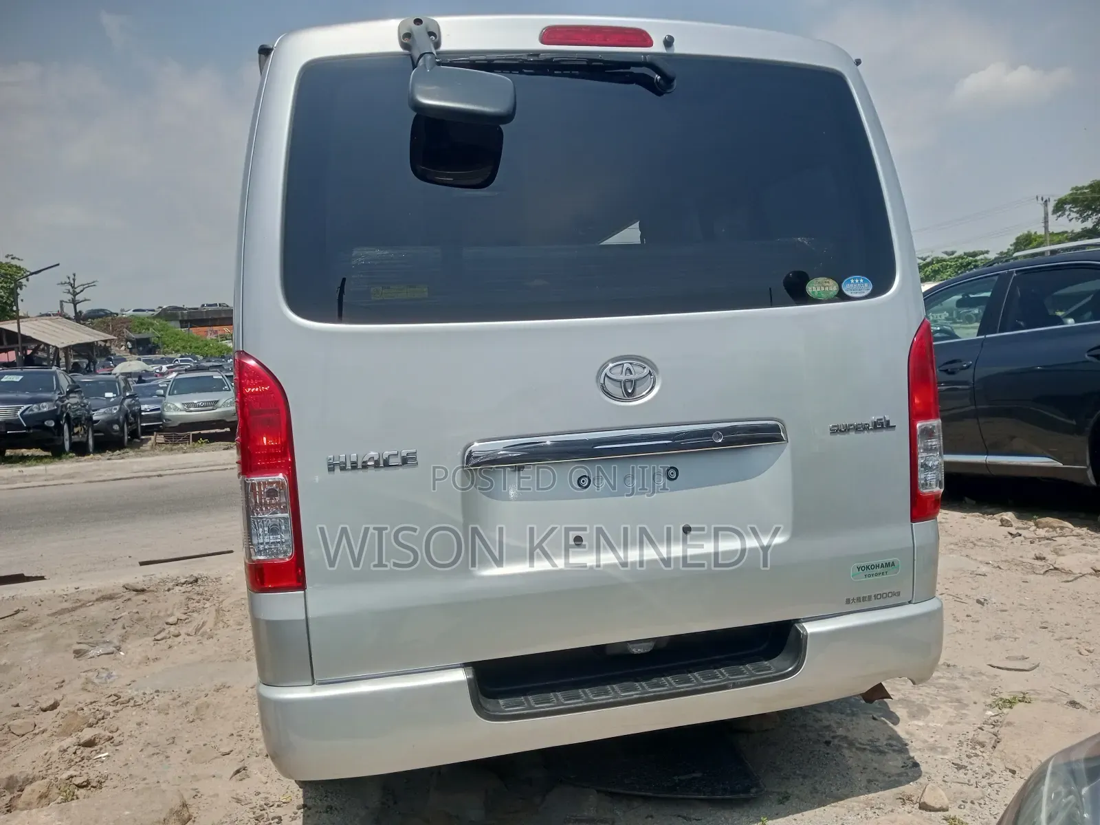 Toyota HiAce 2017 White