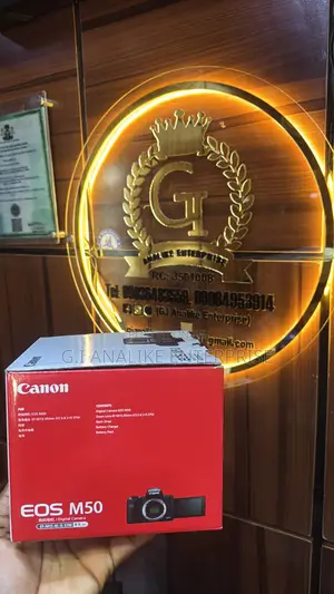 Canon Eos M50 Uhd Camera With 15-45mm Lens