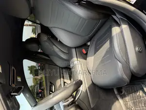 Mercedes-Benz C300 2023 Black
