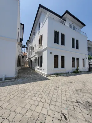 1bdrm Apartment in Lekki Phase1 for rent
