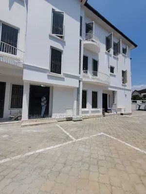 2bdrm Apartment in Lekki Phase1 Estate for rent