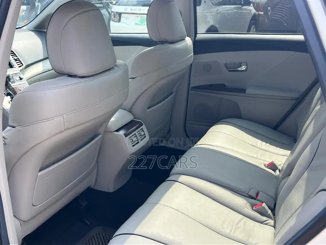 Toyota Venza V6 AWD 2012 White