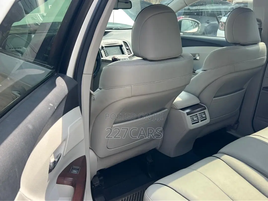 Toyota Venza V6 AWD 2012 White