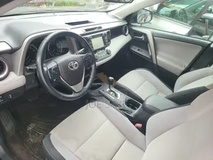 Toyota RAV4 XLE AWD (2.5L 4cyl 6A) 2016 Gray