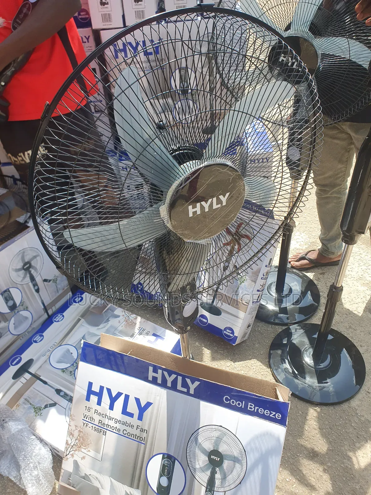 Hyly Rechargeable Fan 18"
