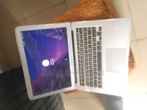 New Laptop Apple MacBook 2015 8GB Intel Core i5 SSD 256GB