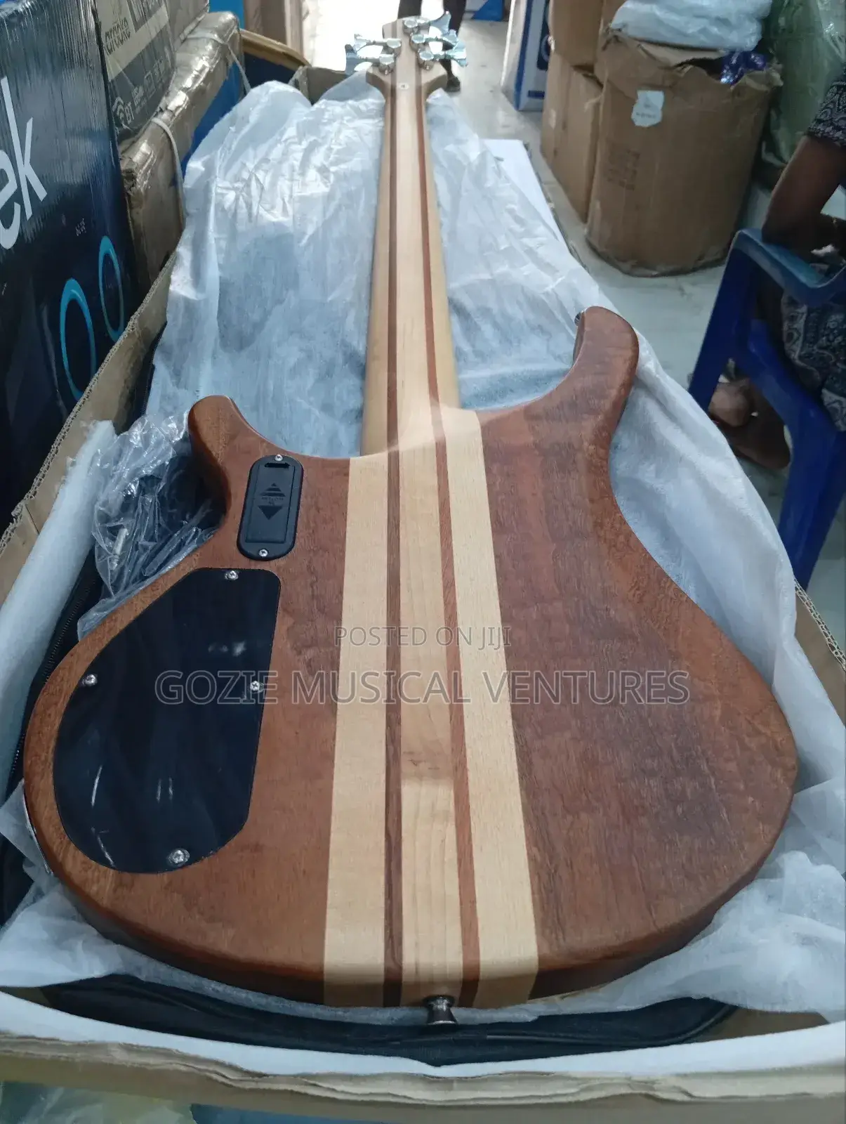 Luxars Electric Bass Guitar