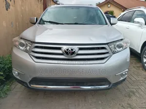 Toyota Highlander Limited 3.5l 4WD 2013 Silver