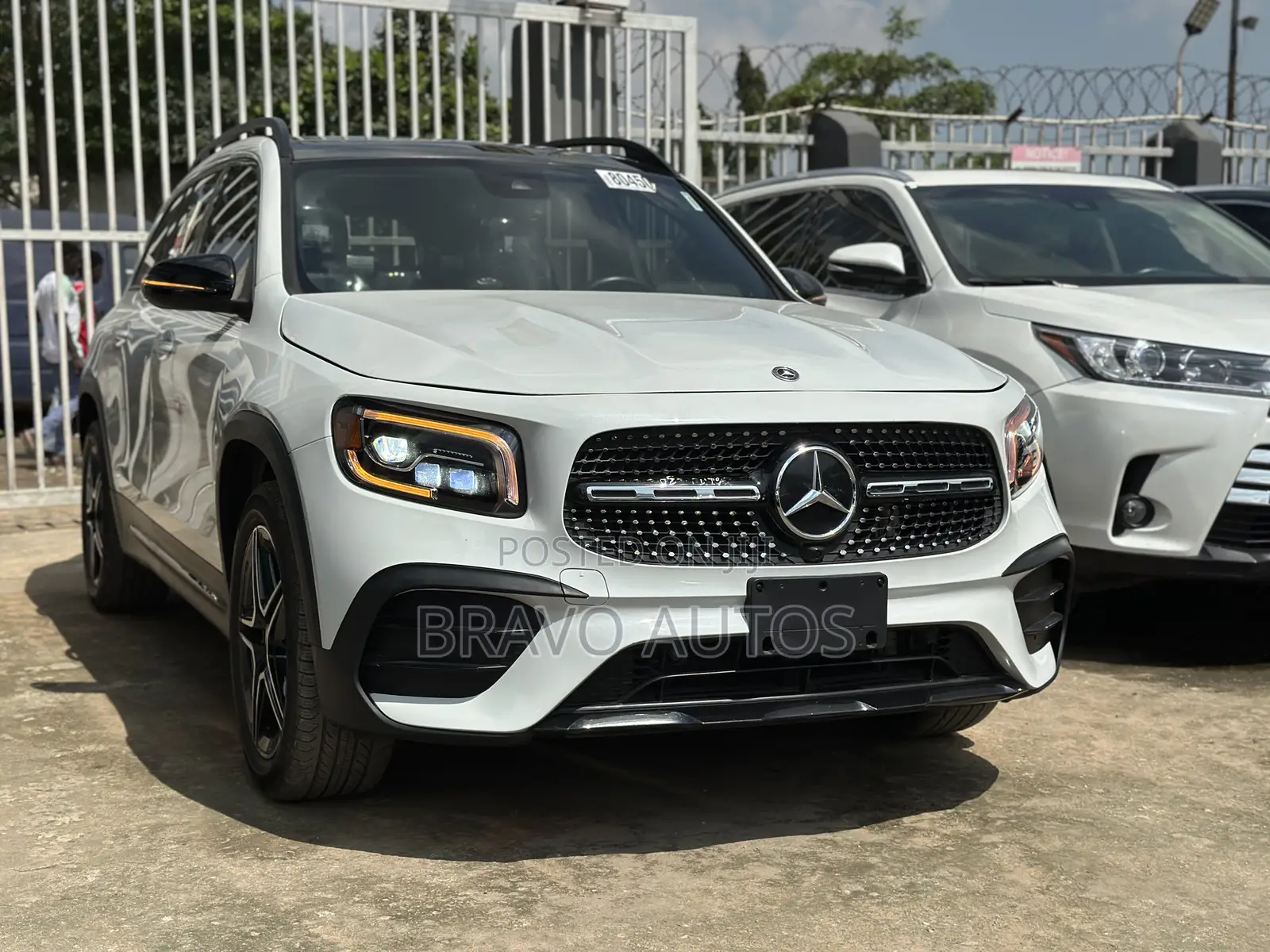 Mercedes-Benz GLB-Class GLB 250 4MATIC 2022 White