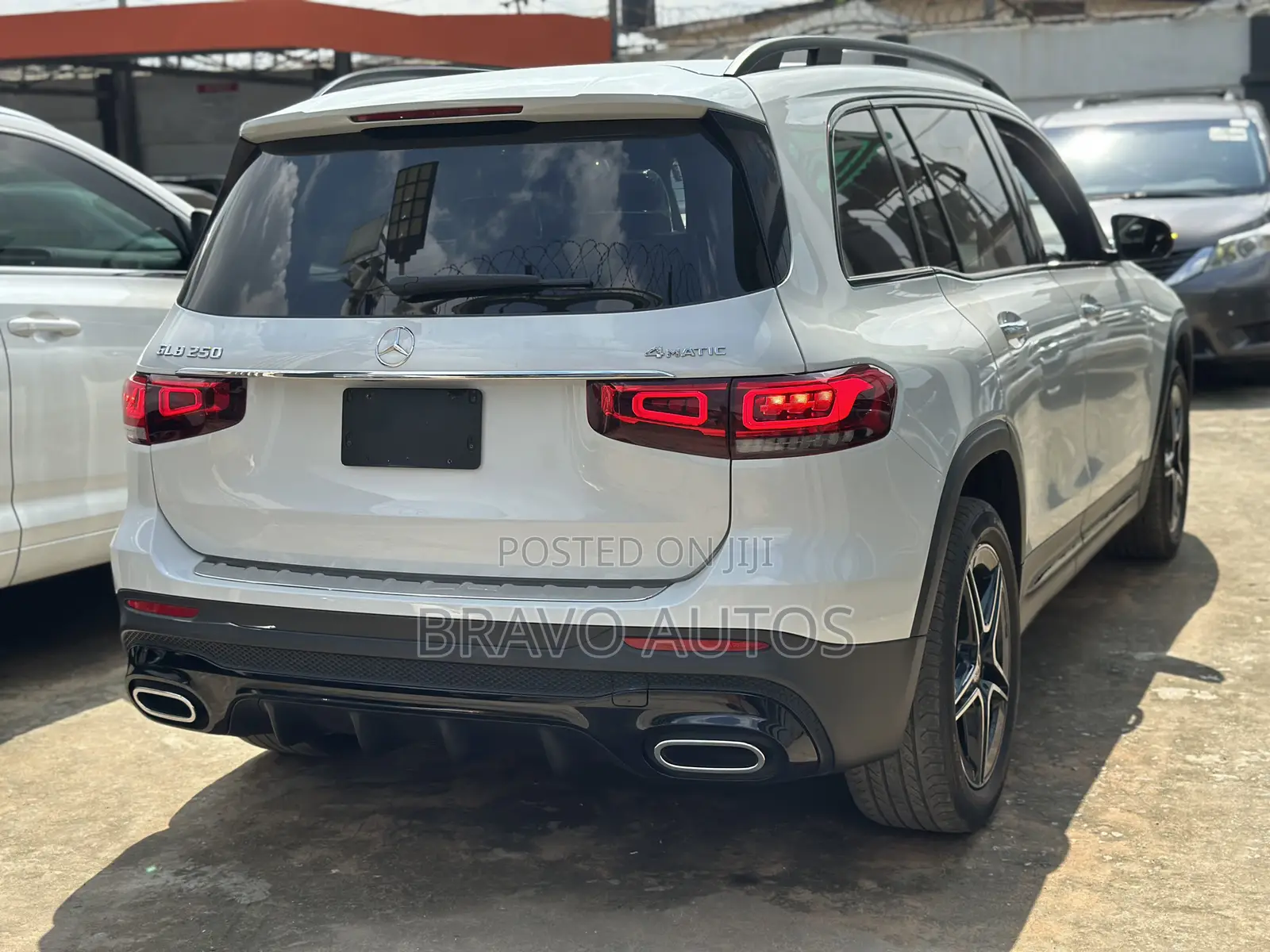 Mercedes-Benz GLB-Class GLB 250 4MATIC 2022 White