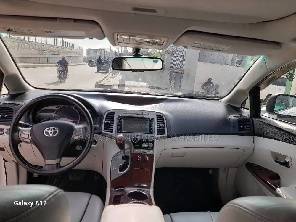 Toyota Venza AWD 2011 White