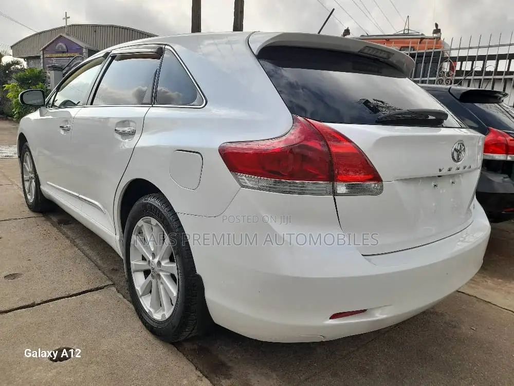 Toyota Venza AWD 2011 White