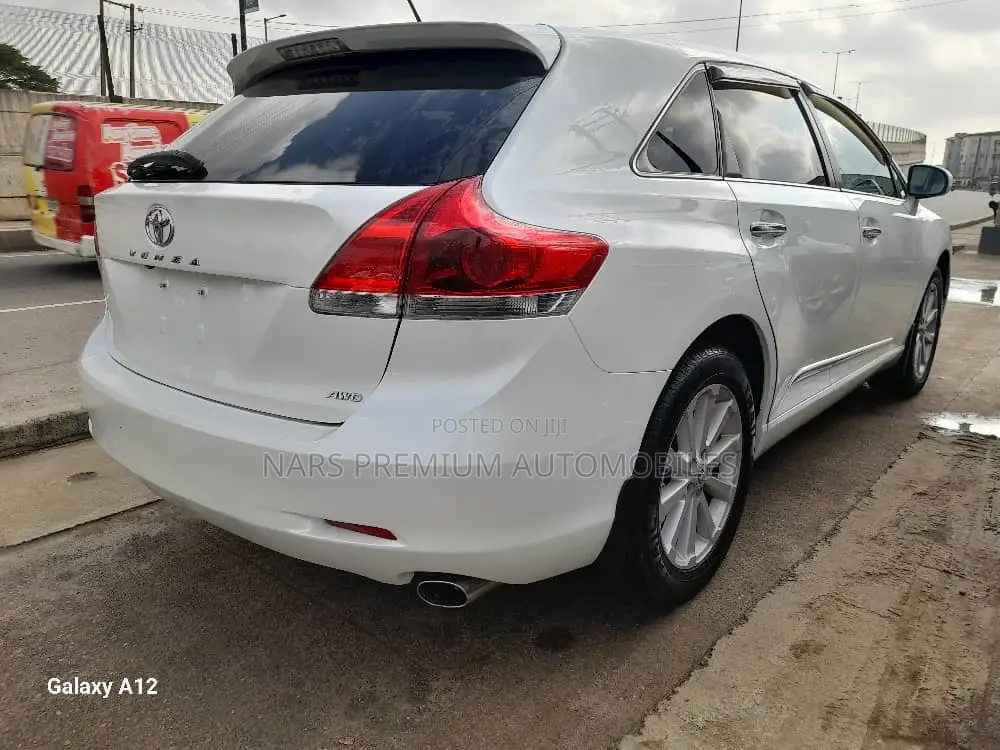 Toyota Venza AWD 2011 White