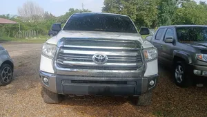 Toyota Tundra 1794 5.7L V8 4x4 CrewMax 5.6 ft. box 145.7 in. WB 2017 White