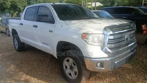 Toyota Tundra 1794 5.7L V8 4x4 CrewMax 5.6 ft. box 145.7 in. WB 2017 White
