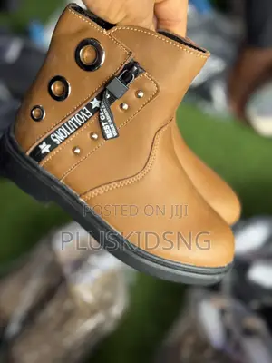 Quality Unisex Boot (Size 29)