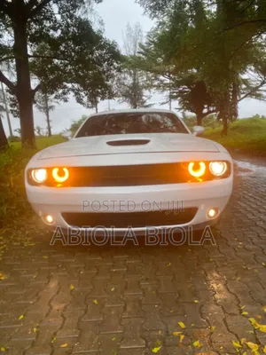 Dodge Challenger SXT RWD 2018 White