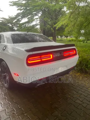 Dodge Challenger SXT RWD 2018 White