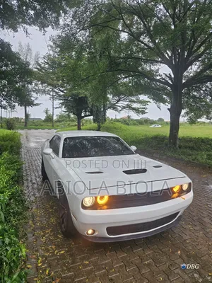 Dodge Challenger SXT RWD 2018 White
