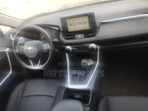 Toyota RAV4 XLE 2022 Black