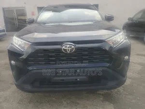 Toyota RAV4 XLE 2022 Black