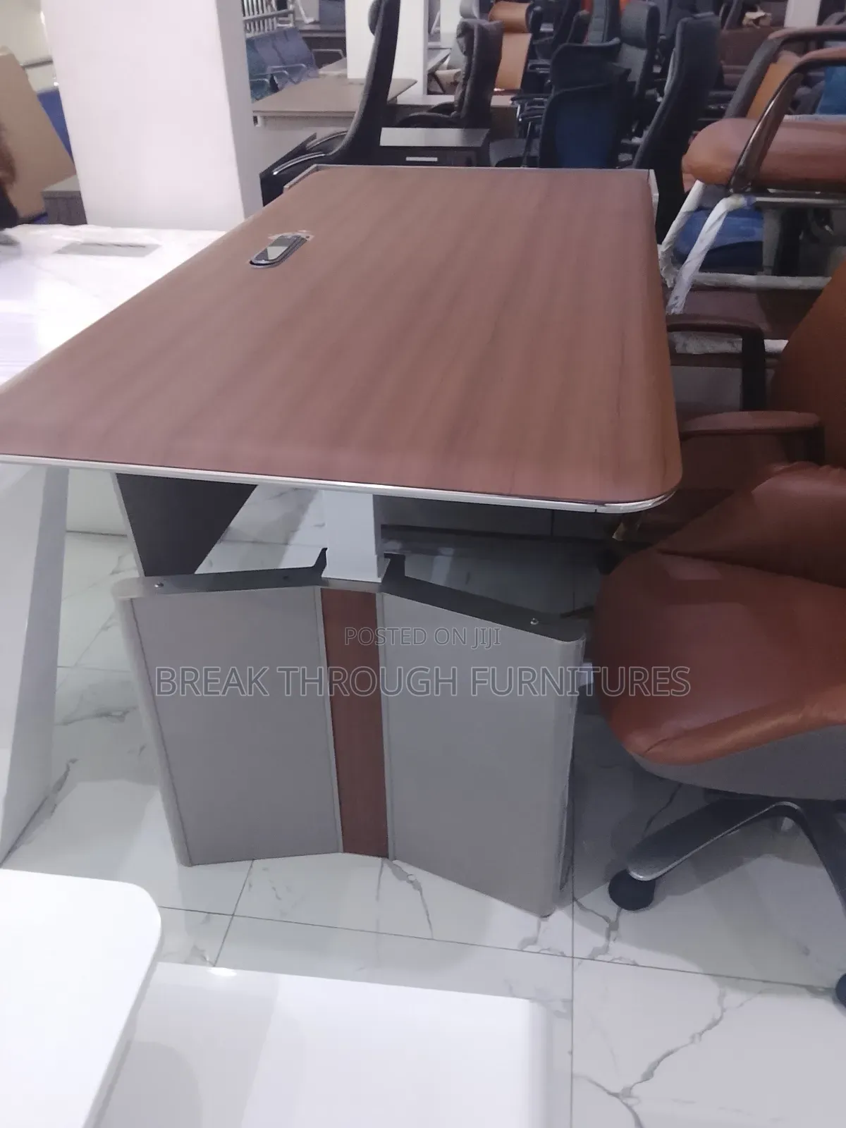 Quality Adjustable Table 1 .8 Meter
