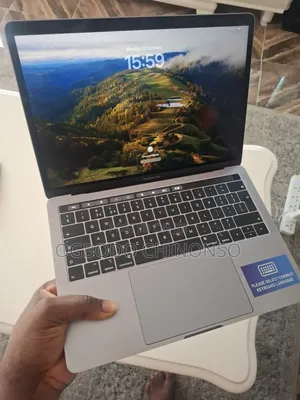 Laptop Apple MacBook Pro 2019 16GB Intel Core i7 SSD 256GB