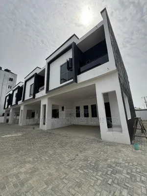 Furnished 4bdrm Townhouse/Terrace in Lekki for sale