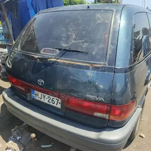 Toyota Previa 2.4 GL 7-seater 1999 Green