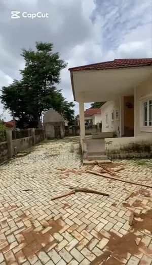 3bdrm Bungalow in Lugbe Abuja for sale