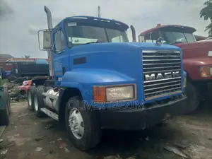 C.H. Tractor Head