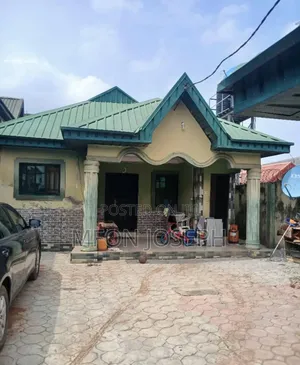 Furnished 6bdrm Block of Flats in Evergreen Estate, Iyana Ipaja
