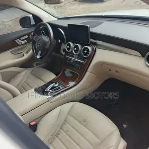 Mercedes-Benz GLC-Class 2017 White