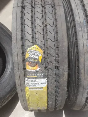 285-70-19.5 Tire for Lorries