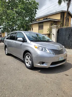 Toyota Sienna 2015, Perfect for Family or Group Trips | for Hire