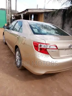 Toyota Camry Hybrid LE 2012 Gold
